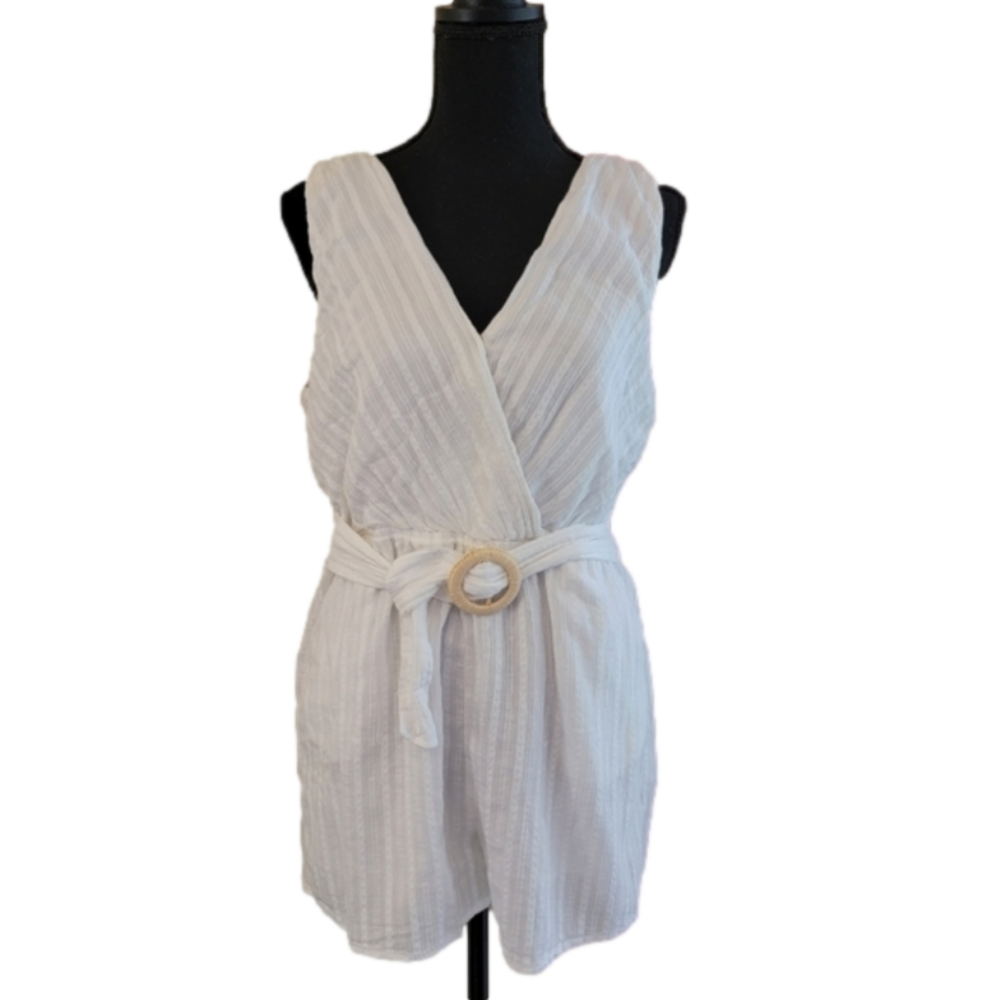 White 100% Textured Striped Cotton Sleeveless Romper Size L EUC